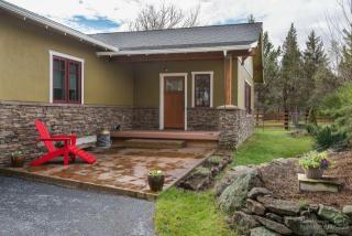 65880 93rd St, Bend, OR 97701-8960