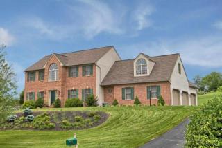 965 Wyndsong Dr, York, PA 17403-4490