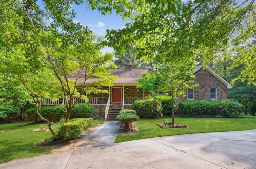 2739 Dennard Rd, Conyers, GA 30013-1133