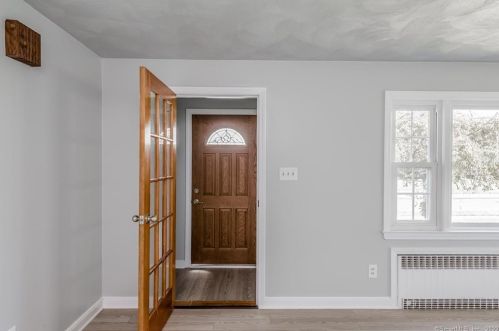 66 Governor St, New Britain, CT 06053-1907