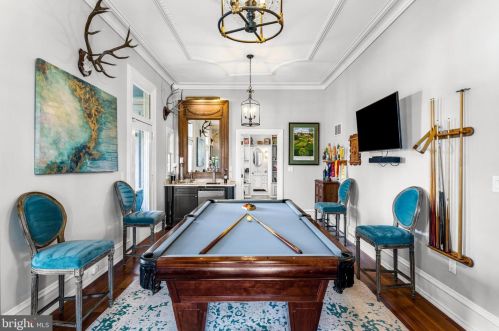 114 Kings Hwy, Tavistock NJ 08033-1981 exterior