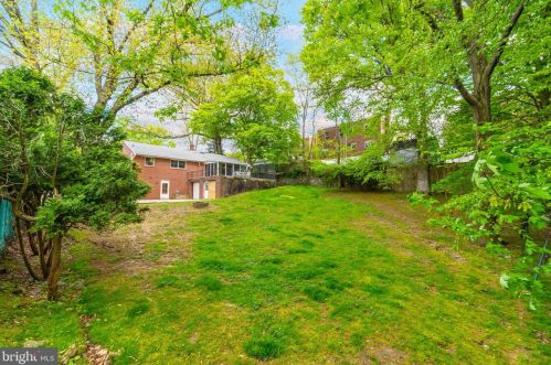6910 Cliff Rd, Philadelphia PA  19128-4405 exterior
