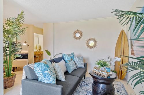 3103 Pualei Cir, Honolulu, HI 96815-4952