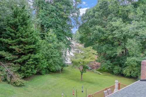 2317 Whippoorwill Ln, Gainesville, GA 30501-1019