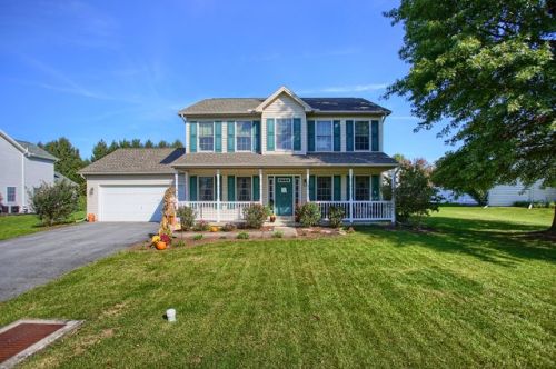 12 Eppley Dr, Carlisle, PA 17015-4383