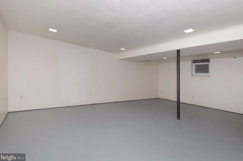 7099 Game Lord Dr, Springfield VA  22153-1312 exterior