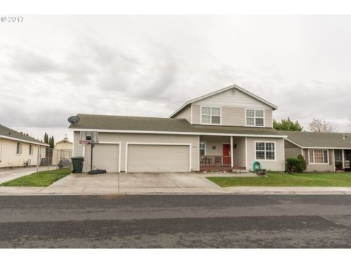 1975 Prickly Pear Dr, Hermiston, OR 97838-1019