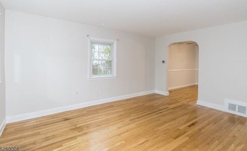 128 Gallows Hill Rd, Cranford, NJ 07016-1837