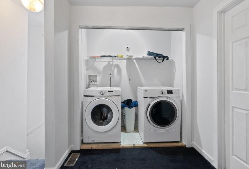 6110 Hegerman St, Philadelphia PA 19135-2805 exterior