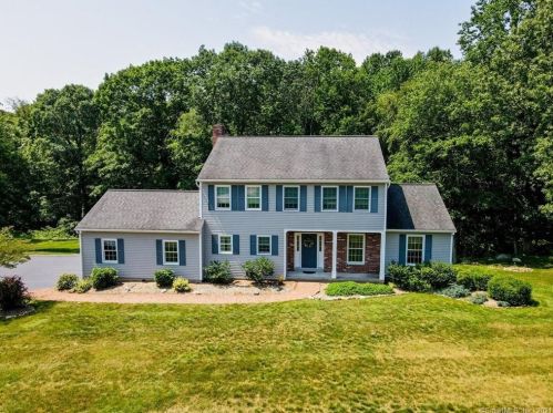 95 Winding Rdg, Southington, CT 06489-2193
