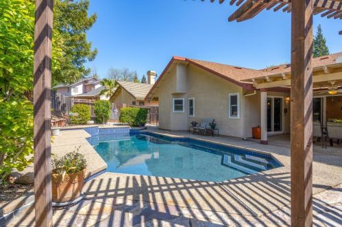 140 Wellfleet Cir, Folsom, CA 95630-6571