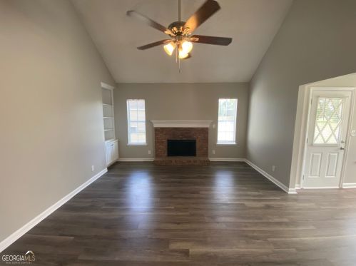300 Peach Blossom Rd, Bonaire, GA 31005-3342