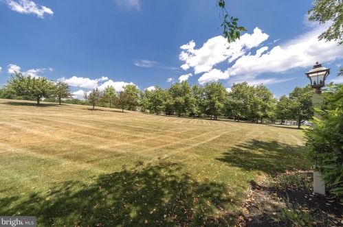 19 Walker Dr, Princeton NJ 08540-2324 exterior