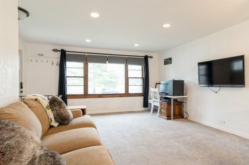 2120 Poplar Ave, Hanover Park, IL 60133-3551