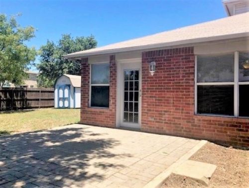 1000 Peacock Dr, Fort Worth TX  76131-4874 exterior