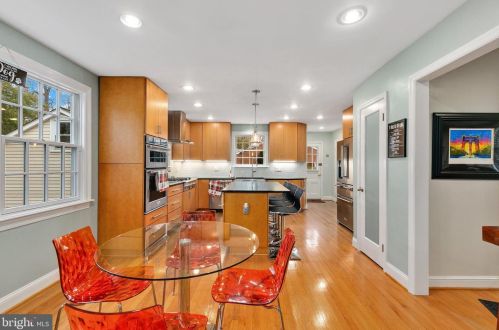 322 Northwest Dr, Silver Spring MD 20901-1431 exterior