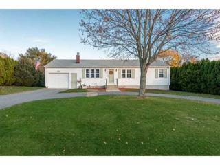 293 Old County Rd, Smithfield, RI 02917-3524