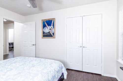 6708 Friendsway Dr, Fort Worth TX  76137-7542 exterior