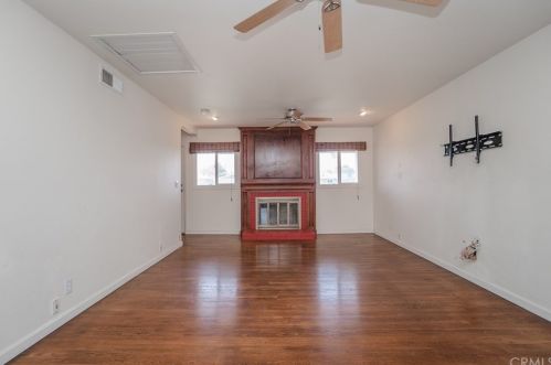 2863 Bridgeport Ave, Anaheim CA  92804-2047 exterior