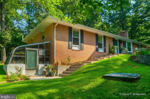 181 Birch Dr, Harpers Ferry, WV 25425-5915
