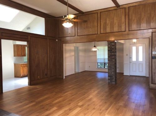 1934 Branch Hollow Dr, Carrollton TX  75007-1502 exterior