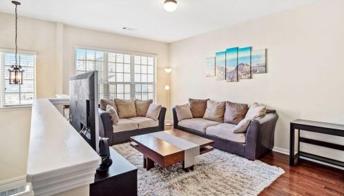 1805 Liberty Pkwy, Atlanta GA  30318-9383 exterior