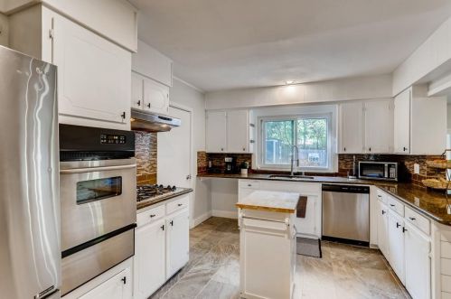 6462 Camp Bowie Blvd, Fort Worth TX  76116-4337 exterior