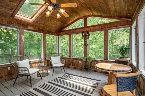 53 Scarboro Rd, Hebron CT  06248-1339 exterior