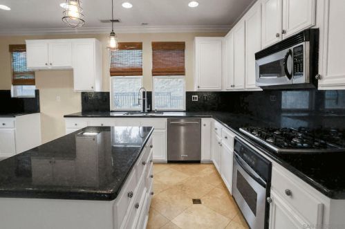 1728 Picket Fence Dr, Chula Vista CA  91915-1858 exterior