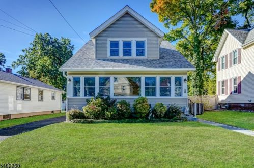 127 High St, South Bound Brook, NJ 08880-1231