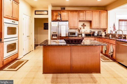 7125 Ayers Mdw Ln, Springfield VA  22150-4915 exterior