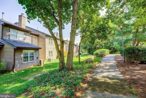 21 Andover Cir, Princeton NJ  08540-1749 exterior