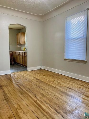 1327 101st Ave, Duluth, MN 55808-1714