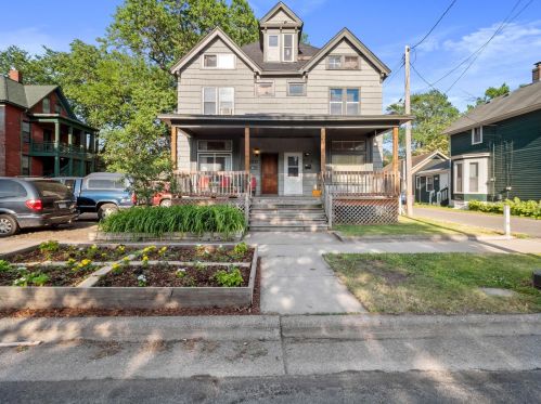 226 Grotto St, Saint Paul, MN 55105-3510