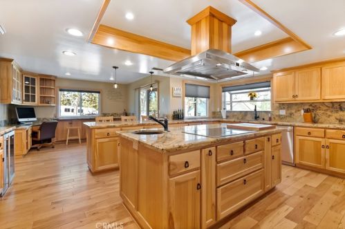 2150 Gratton St, Riverside CA  92504-5201 exterior