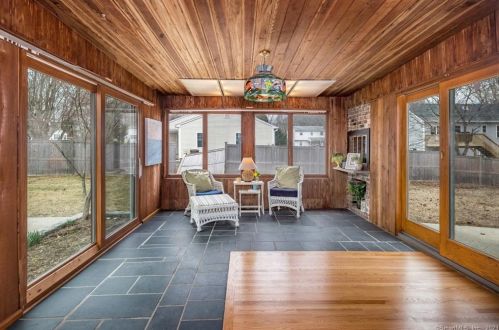 15 Old Black Point Rd, Niantic CT  06357-2813 exterior