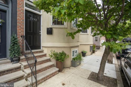 2242 Fitzwater St, Philadelphia, PA 19146-1708