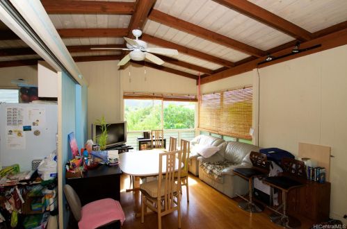 2871 Manoa Rd, Honolulu HI  96822-2120 exterior