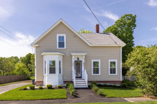10 Samuel Hanson Ave, Dover, NH 03820-4160