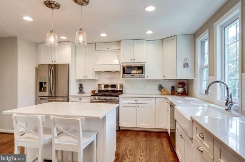 1016 Arlington Mill Dr, Arlington VA  22205-1313 exterior