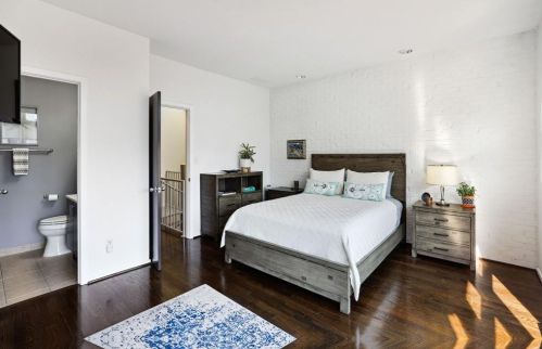 1348 Fernwood Cir, Atlanta GA  30319-3408 exterior