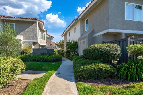 431 Tangelo, Irvine CA  92618-4483 exterior