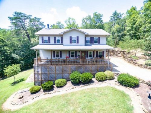 315 Cody Dr, Pigeon Forge, TN 37862-5713