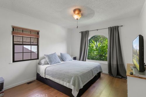 2028 Rangeview Dr, Glendale CA  91201-1146 exterior