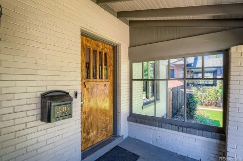 2305 Hudson St, Denver CO  80207-3259 exterior