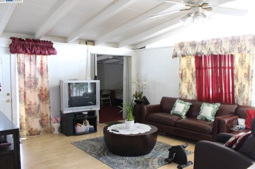 27594 Mandarin Ave, Hayward, CA 94544-5014