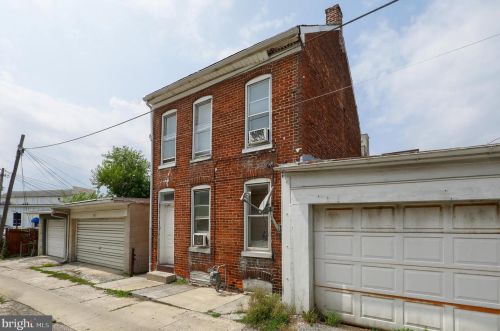 758 Philadelphia St, York PA  17401-3343 exterior