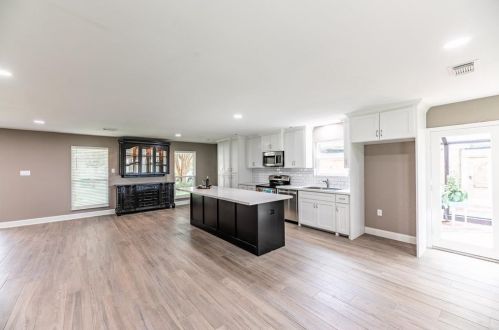 1741 Hialeah, Taylor Lake Village TX 77586-2938 exterior