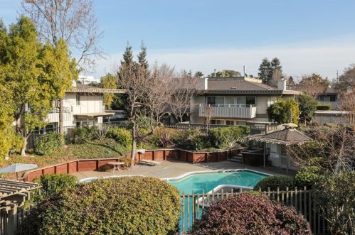 38 Los Altos Sq, Los Altos, CA 94022-1466