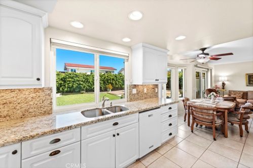 9767 Winthrop Cir, Santa Ana, CA 92708-2932
